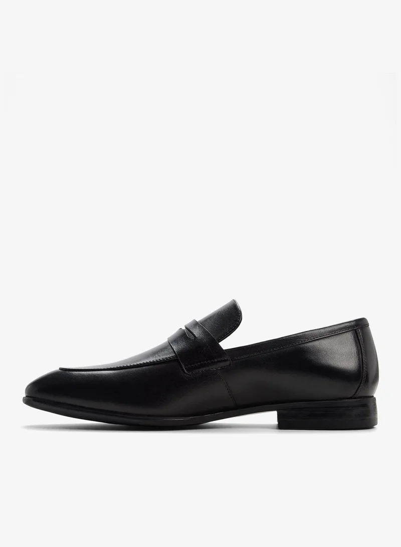 الدو Close Toe Loafers